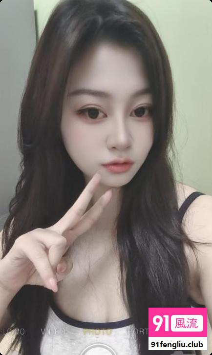 性感美女可舌吻
